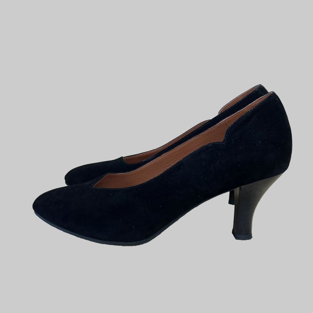 L'Amour des Pieds black suede pumps, size 8, LIKE NEW!